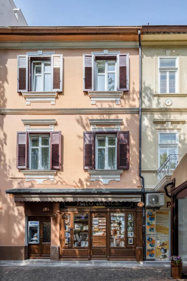 Photel Apartments Цриквеница Экстерьер фото